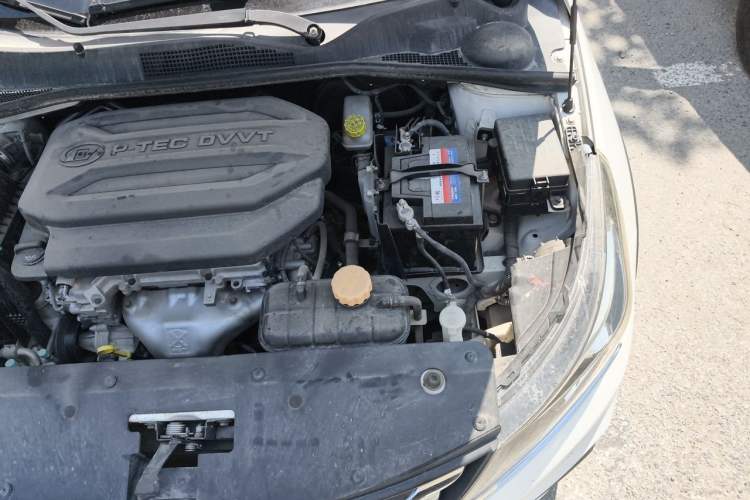 Used Baojun 310 2017 1.5L Manual Luxury Model Engine Bay Left