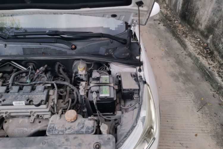Used Baojun 310 2017 1.5L Automatic Fashion Model Engine Bay Left