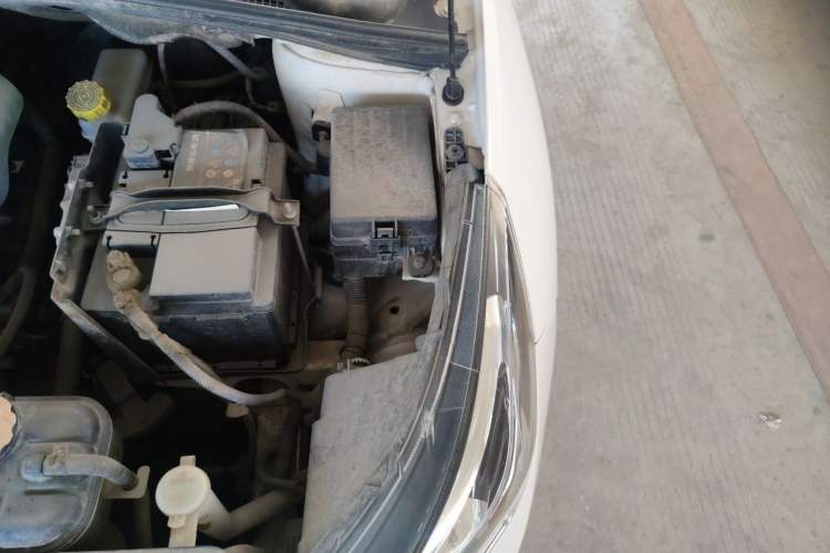 Used Baojun 310 2017 1.5L Manual Luxury Model Engine Bay Left