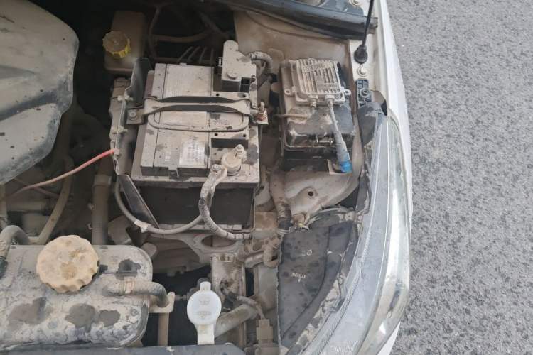 Used Baojun 310 2017 1.5L Manual Luxury Model Engine Bay Left