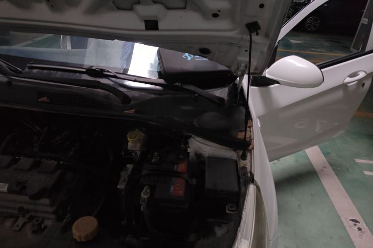 Used Baojun 310 2017 1.5L automatic comfort version Engine Bay Left