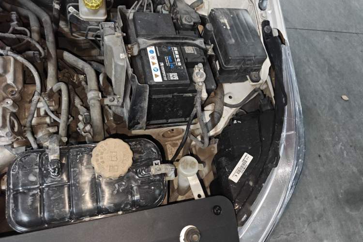 Used Baojun 310 2017 1.5L manual Comfort trim Engine Bay Left
