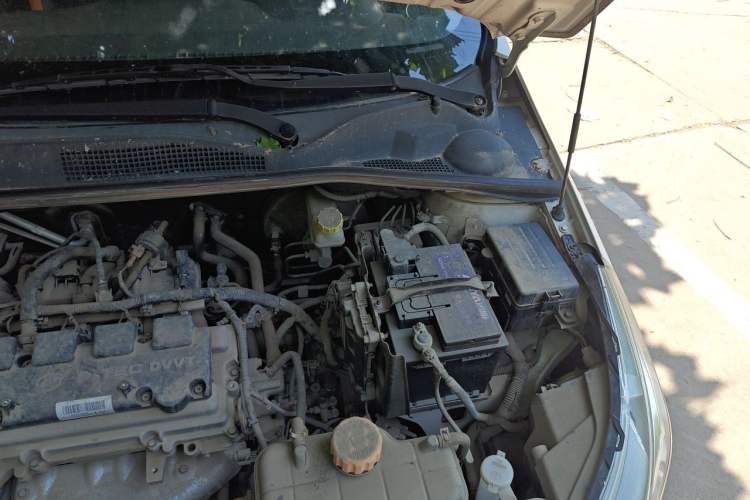 Used Baojun 310 2017 1.5L Automatic Fashion Model Engine Bay Left
