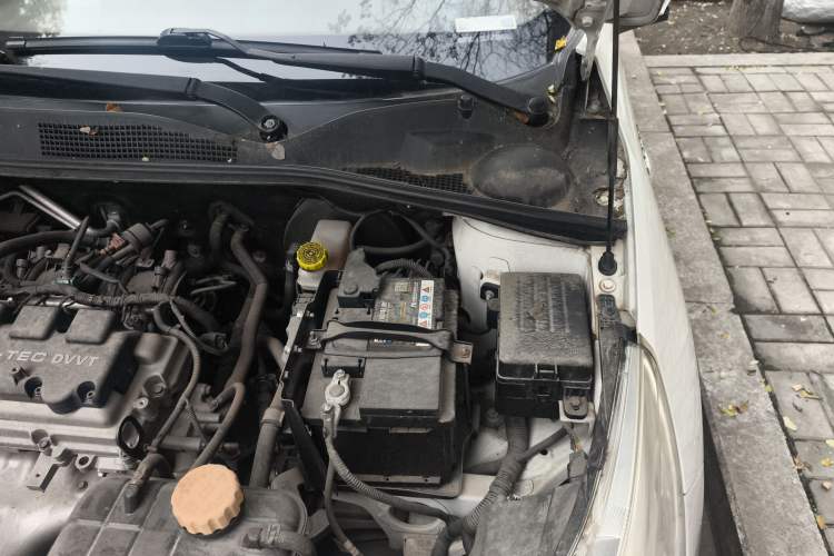 Used Baojun 310 2017 1.5L Manual Fashion Model Engine Bay Left