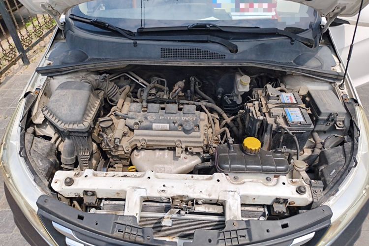 Used Baojun 310 2017 1.5L Automatic Fashion Model Engine Bay