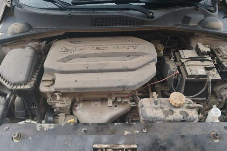 Used Baojun 310 2017 1.5L Manual Luxury Model Engine Bay