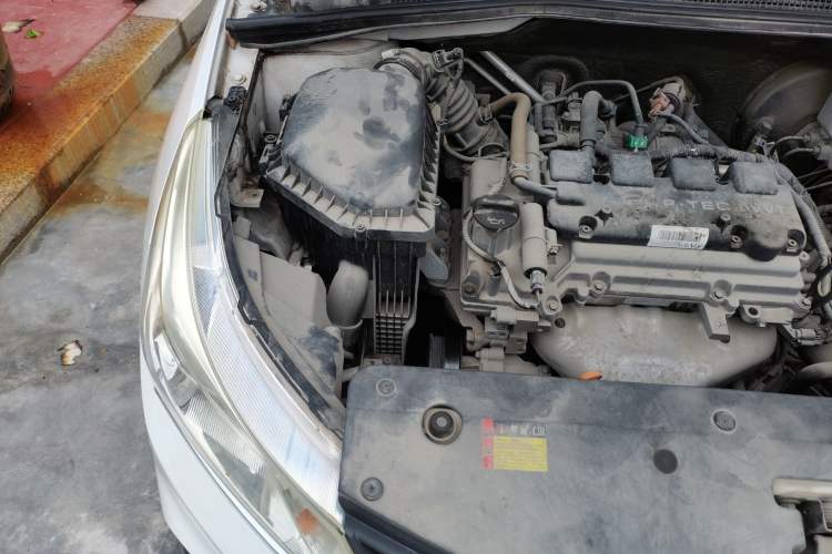 Used Baojun 310 2017 1.5L Automatic Fashion Model Engine Bay Right