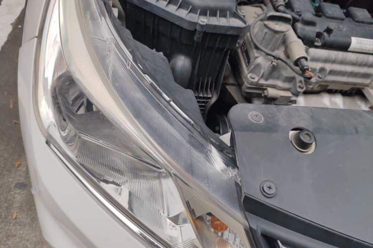 Used Baojun 310 2017 1.5L Automatic Fashion Model Engine Bay Right