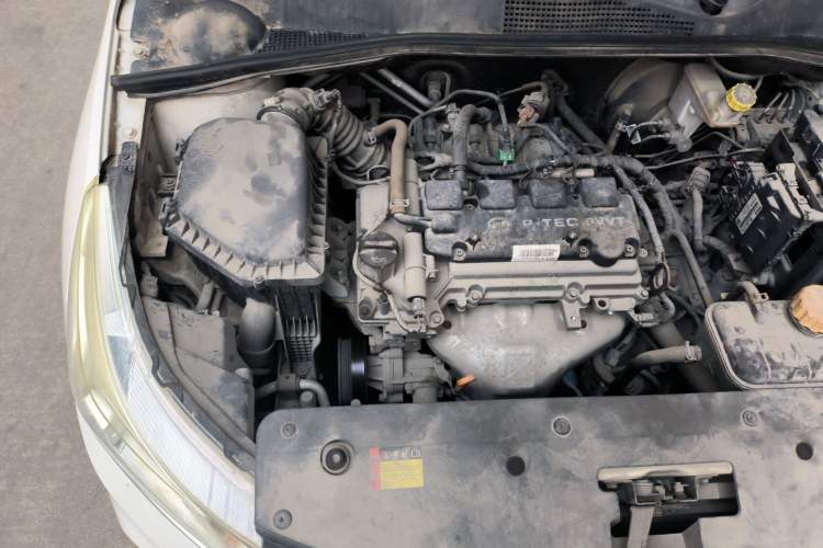 Used Baojun 310 2017 1.5L Automatic Fashion Model Engine Bay Right