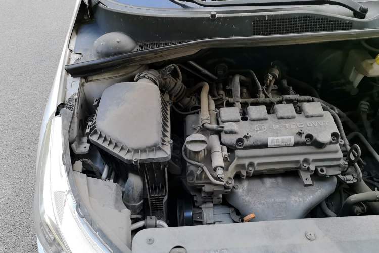 Used Baojun 310 2017 1.5L Automatic Fashion Model Engine Bay Right