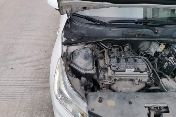 Used Baojun 310 2017 1.5L Automatic Fashion Model Engine Bay Right