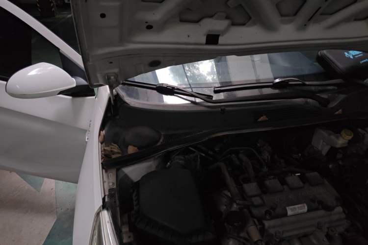 Used Baojun 310 2017 1.5L automatic comfort version Engine Bay Right