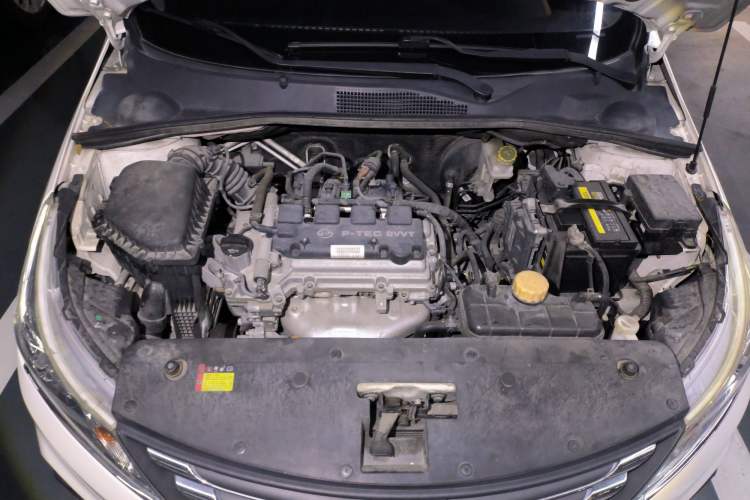 Used Baojun 310 2017 1.5L Automatic Fashion Model Engine Bay