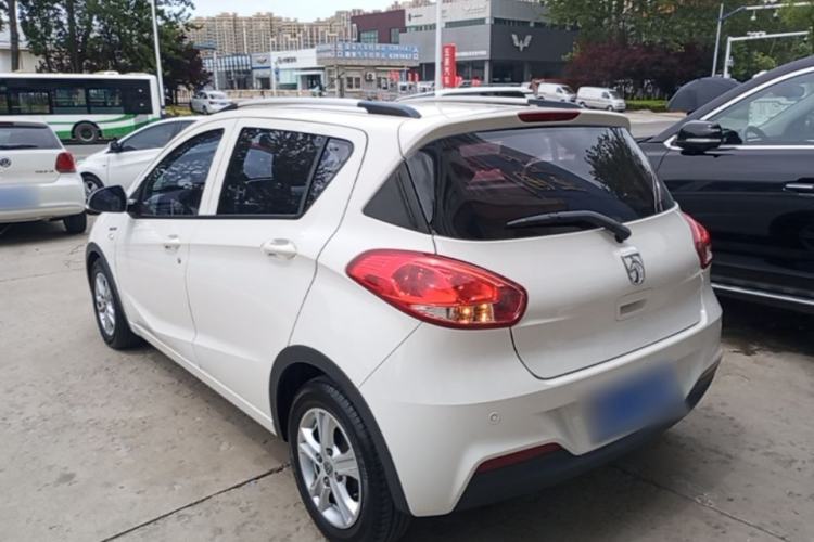 Used Baojun 310 2017 1.5L Manual Fashion Model Exterior 2