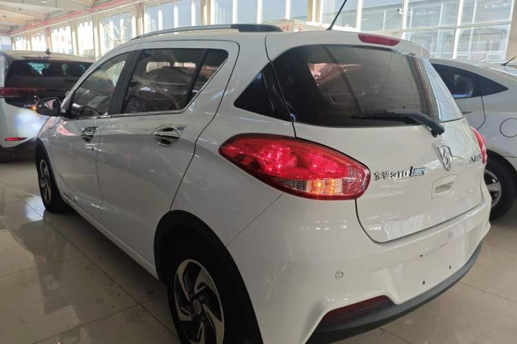 Used Baojun 310 2017 1.5L Automatic Luxury Model Exterior 2