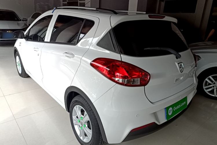 Used Baojun 310 2017 1.5L Manual Fashion Model Exterior 2