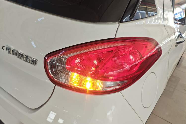 Used Baojun 310 2017 1.5L Automatic Luxury Model Exterior 3