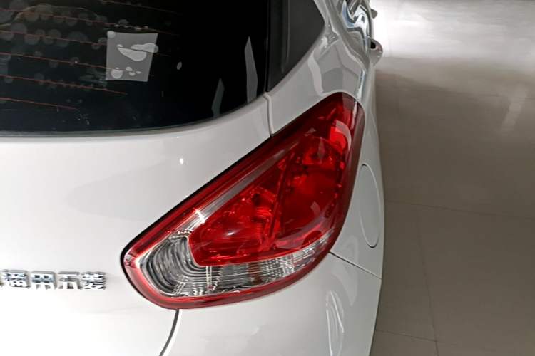 Used Baojun 310 2017 1.5L Manual Fashion Model Exterior 3