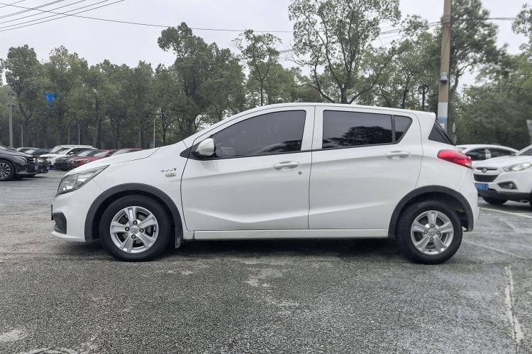 Used Baojun 310 2017 1.5L automatic comfort version Exterior 4