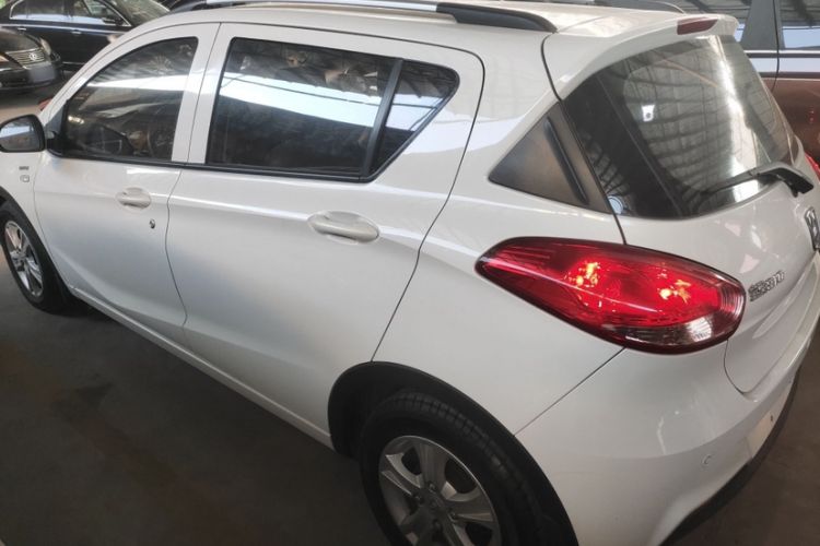 Used Baojun 310 2017 1.5L Manual Fashion Model Exterior 5