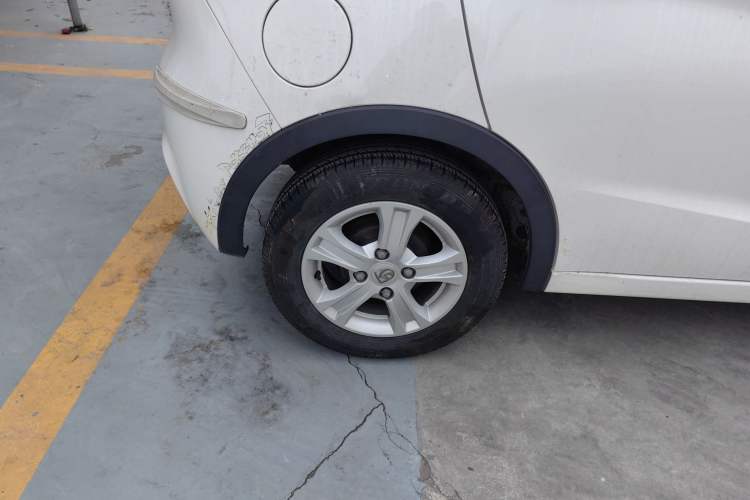 Used Baojun 310 2017 1.5L automatic comfort version Exterior 8