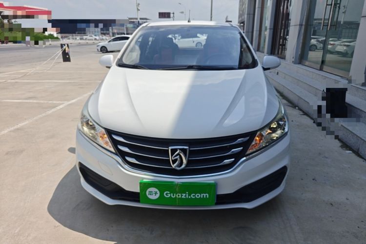 Used Baojun 310 2017 1.5L automatic comfort version Front