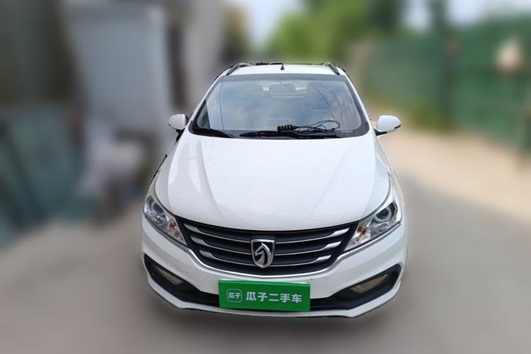 Used Baojun 310 2017 1.5L automatic comfort version Front