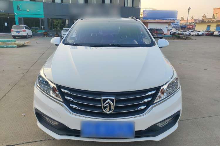 Used Baojun 310 2017 1.5L Manual Fashion Model Front