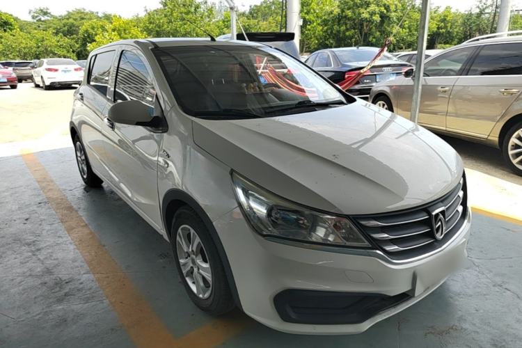 Used Baojun 310 2017 1.5L automatic comfort version Front Right 45 Deg