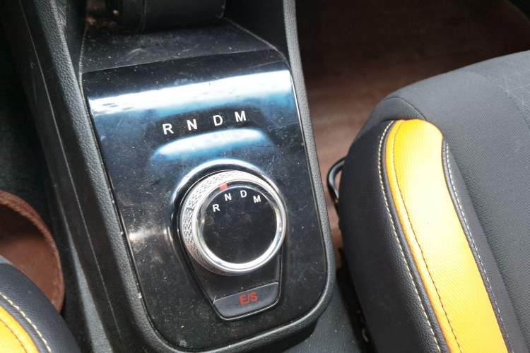 Used Baojun 310 2017 1.5L Automatic Fashion Model Gear Lever
