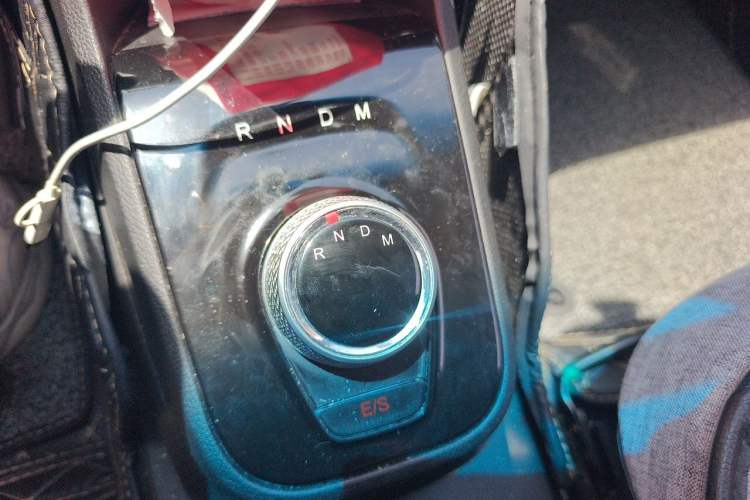 Used Baojun 310 2017 1.5L Automatic Luxury Model Gear Lever
