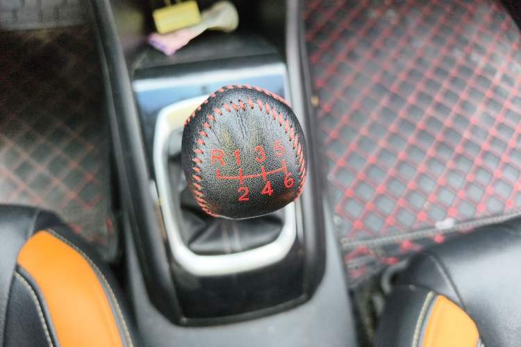 Used Baojun 310 2017 1.5L Manual Luxury Model Gear Lever