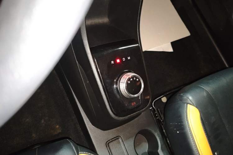 Used Baojun 310 2017 1.5L Automatic Luxury Model Gear Lever