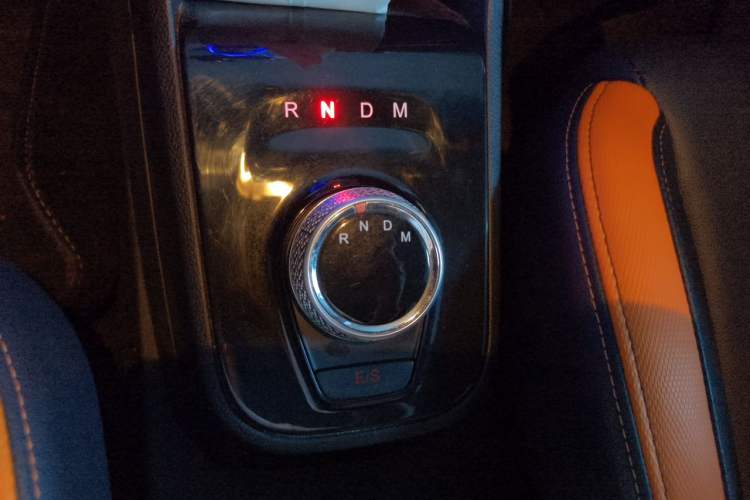 Used Baojun 310 2017 1.5L Automatic Luxury Model Gear Lever