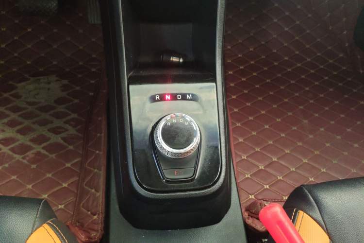 Used Baojun 310 2017 1.5L Automatic Luxury Model Gear Lever