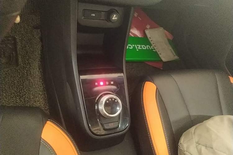 Used Baojun 310 2017 1.5L Automatic Luxury Model Gear Lever