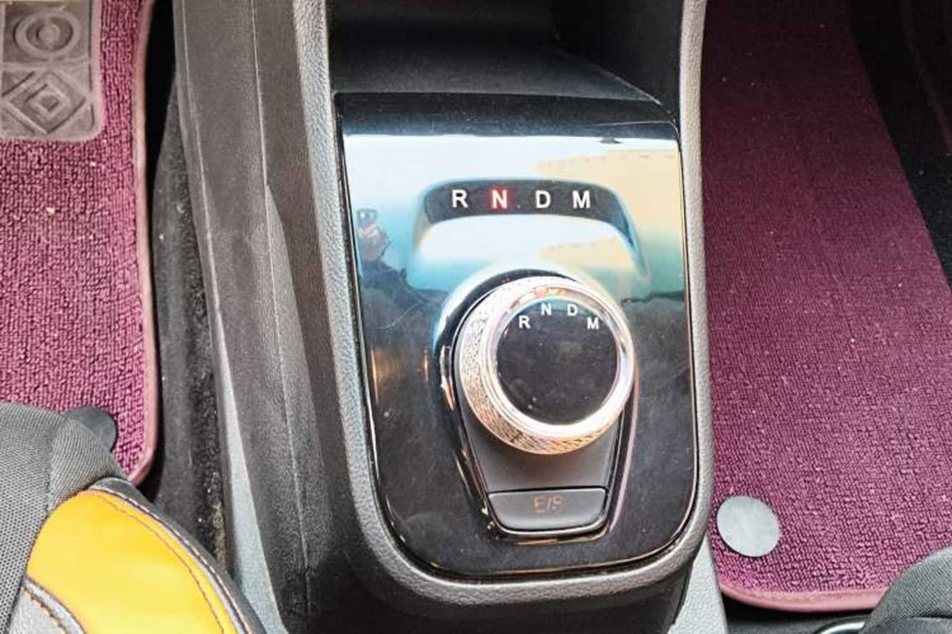 Used Baojun 310 2017 1.5L Automatic Fashion Model Gear Lever