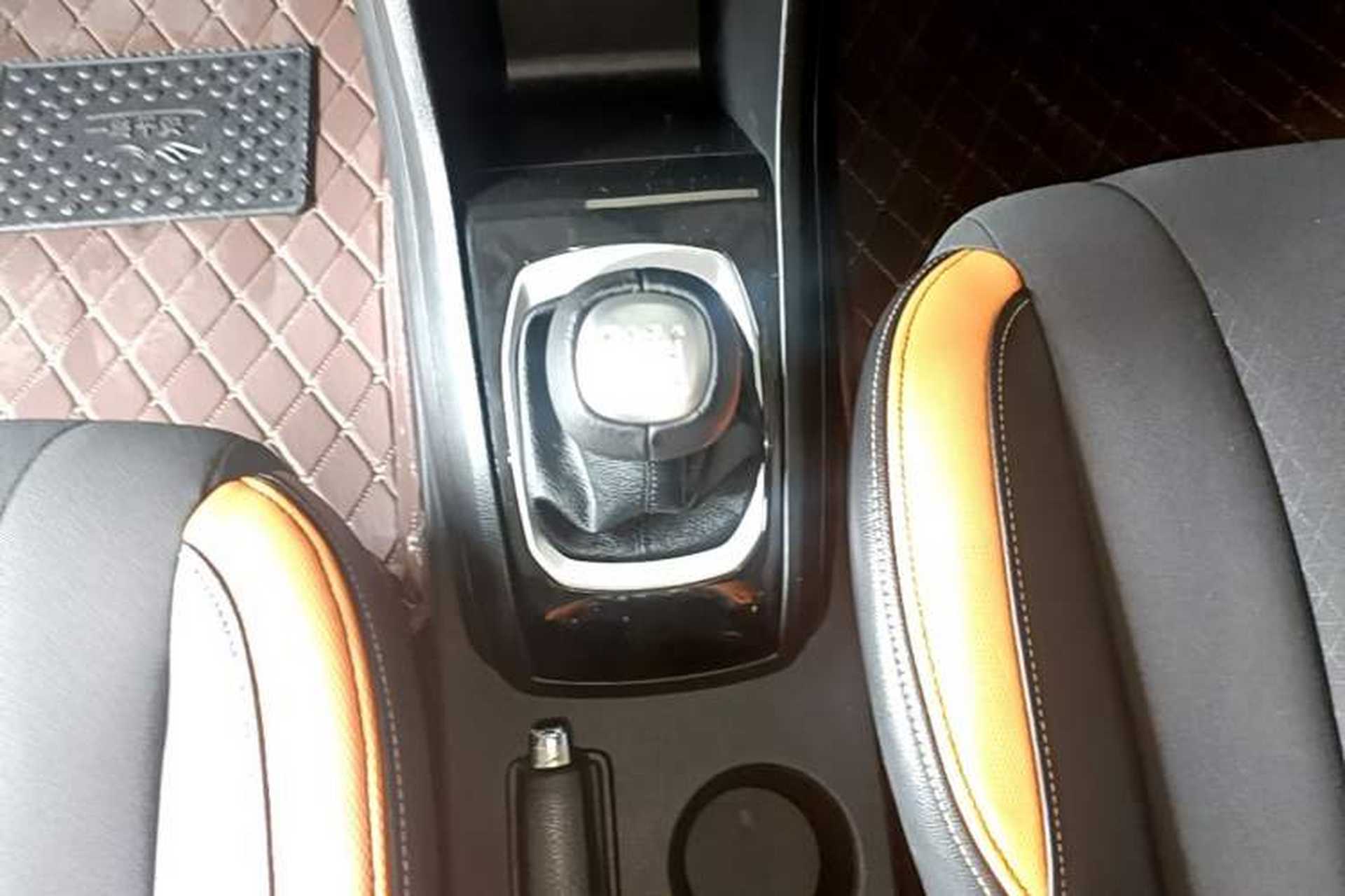 Used Baojun 310 2017 1.5L Manual Fashion Model Gear Lever