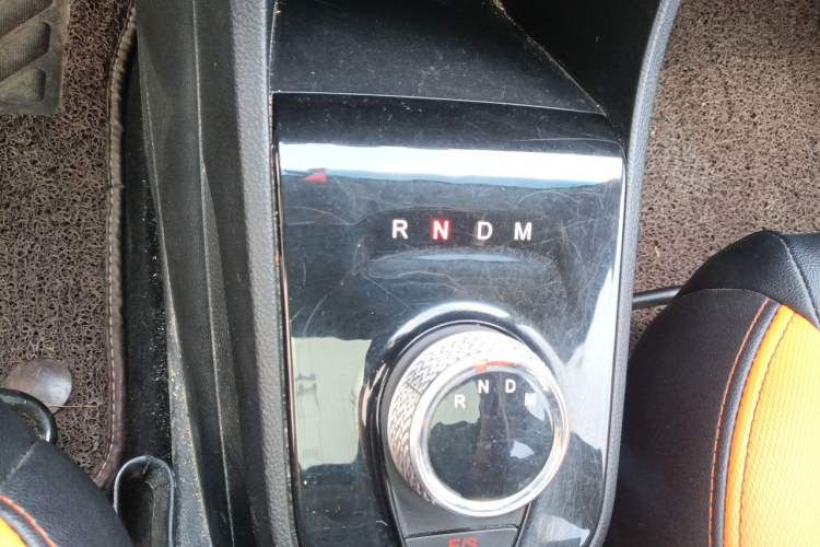 Used Baojun 310 2017 1.5L Automatic Luxury Model Gear Lever