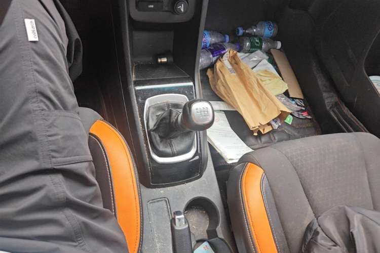 Used Baojun 310 2017 1.5L Manual Fashion Model Gear Lever