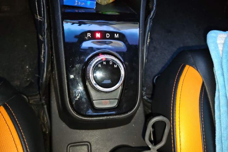 Used Baojun 310 2017 1.5L Automatic Luxury Model Gear Lever