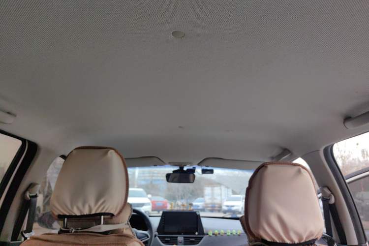 Used Baojun 310 2017 1.5L automatic comfort version Headliner