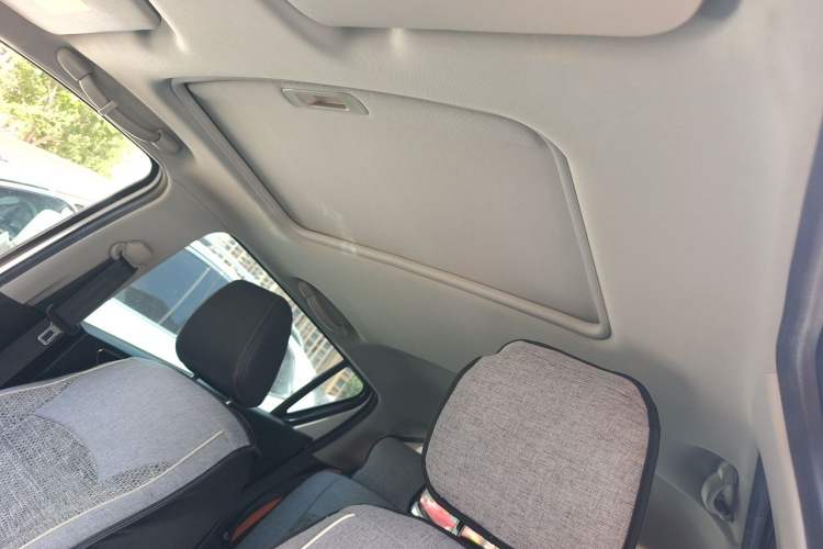 Used Baojun 310 2017 1.5L Automatic Luxury Model Headliner