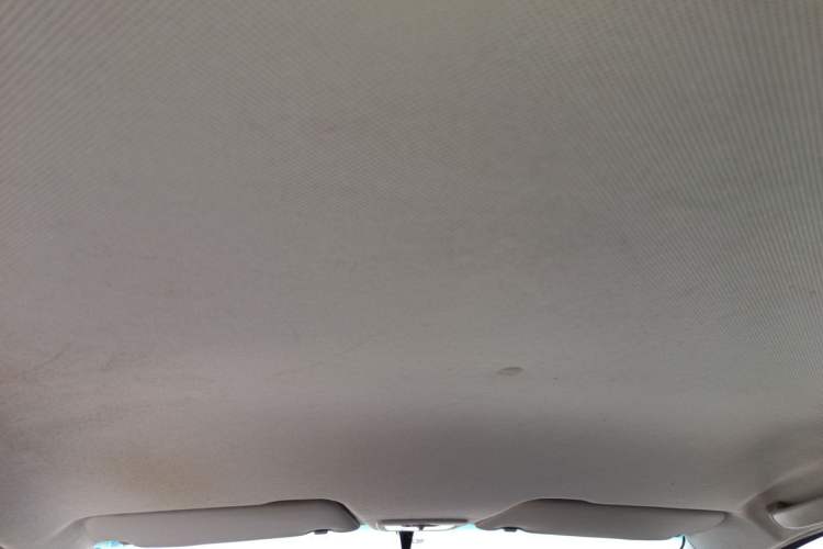 Used Baojun 310 2017 1.5L automatic comfort version Headliner