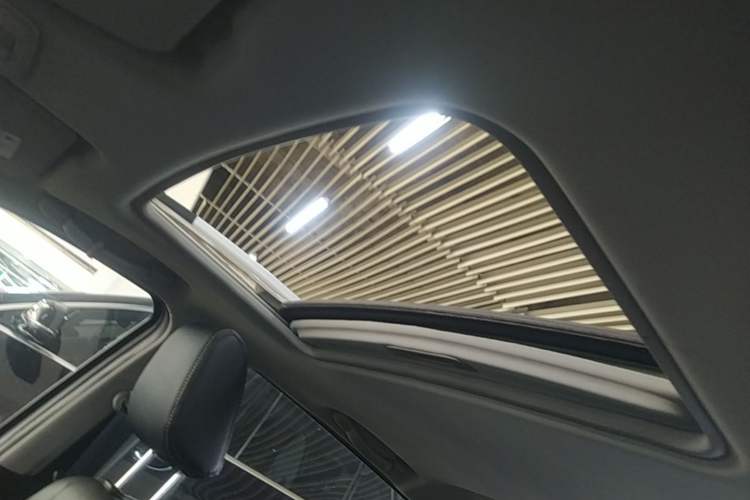 Used Baojun 310 2017 1.5L Automatic Luxury Model Headliner
