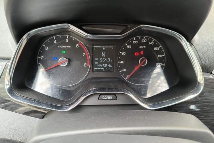Used Baojun 310 2017 1.5L Automatic Luxury Model Instrument Cluster
