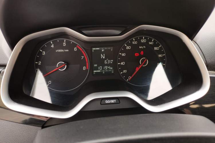 Used Baojun 310 2017 1.5L Automatic Fashion Model Instrument Cluster