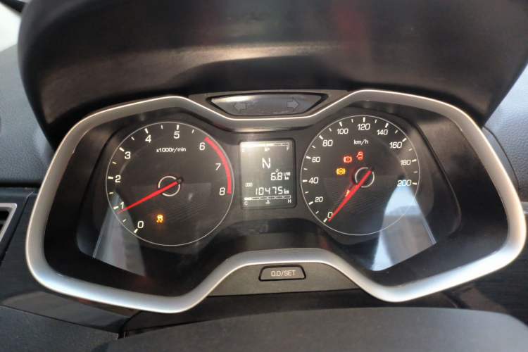 Used Baojun 310 2017 1.5L Automatic Fashion Model Instrument Cluster