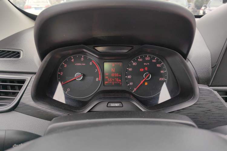 Used Baojun 310 2017 1.5L automatic comfort version Instrument Cluster