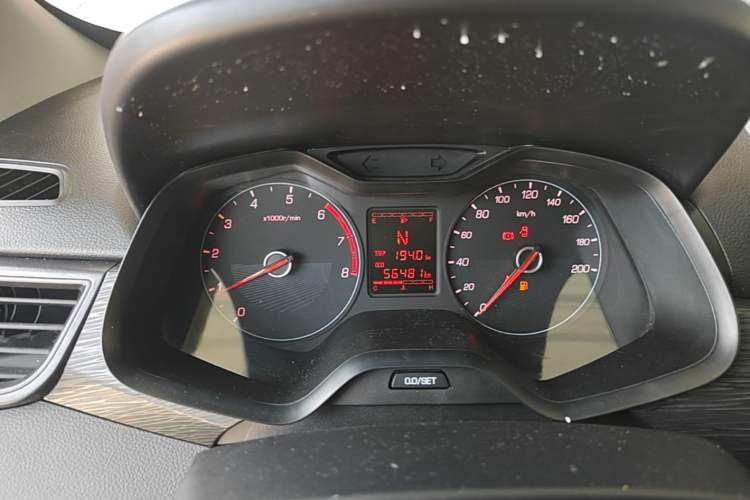 Used Baojun 310 2017 1.5L automatic comfort version Instrument Cluster